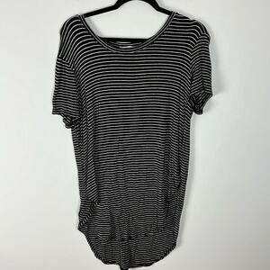 Final Touch Top - Women’s Medium‎